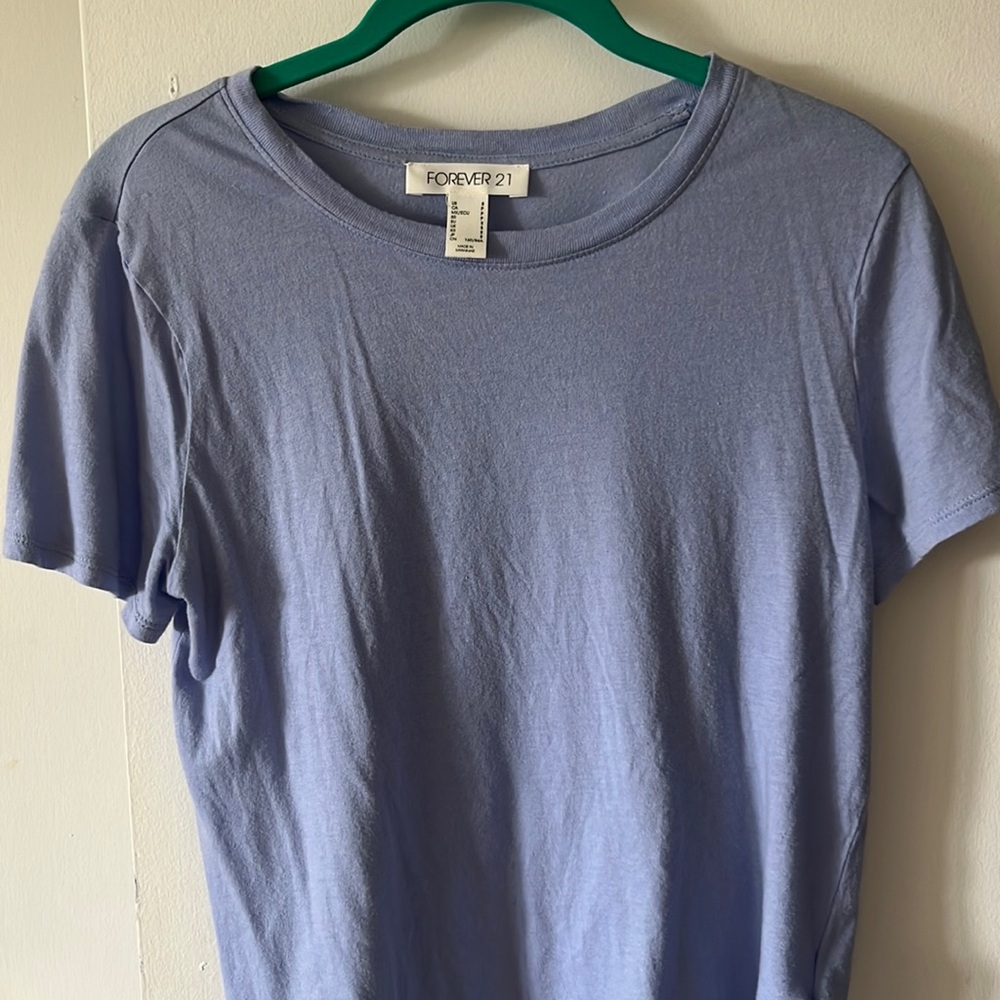 Forever 21 lilac/ blue short sleeve t shirt size small